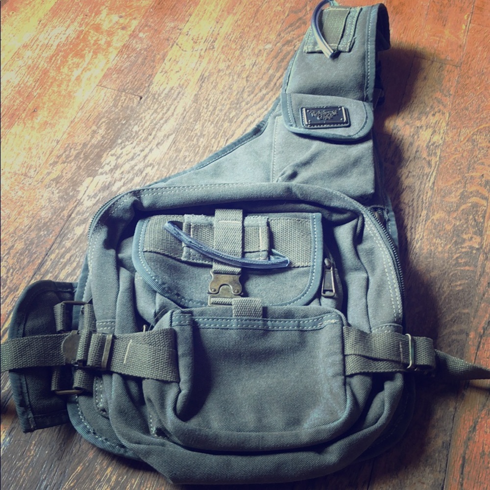 Rainforest Cafe Slingpack